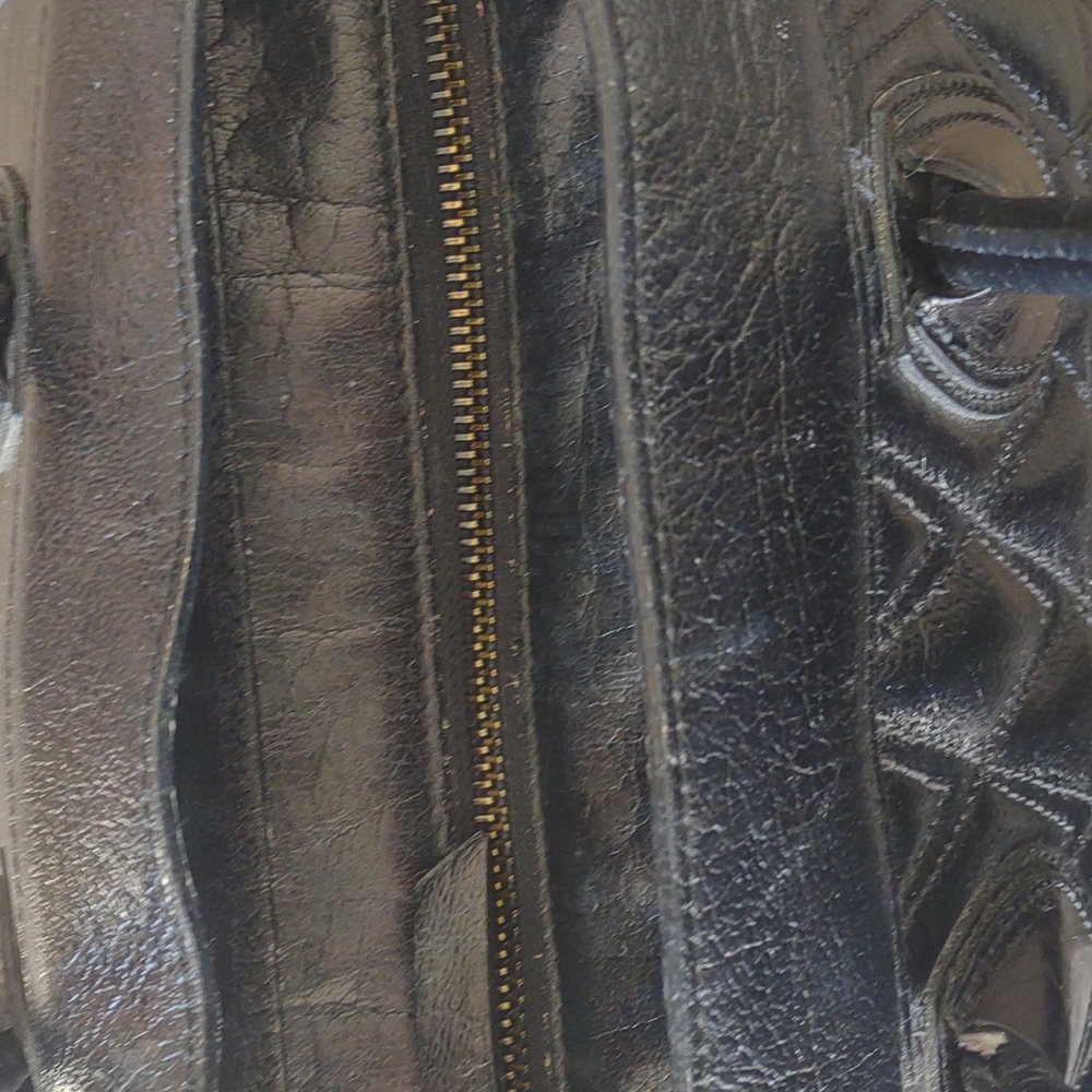 Valentino Leather large purse, beautiful bag! Original tags. Suede sides & inner - Picture 11 of 17
